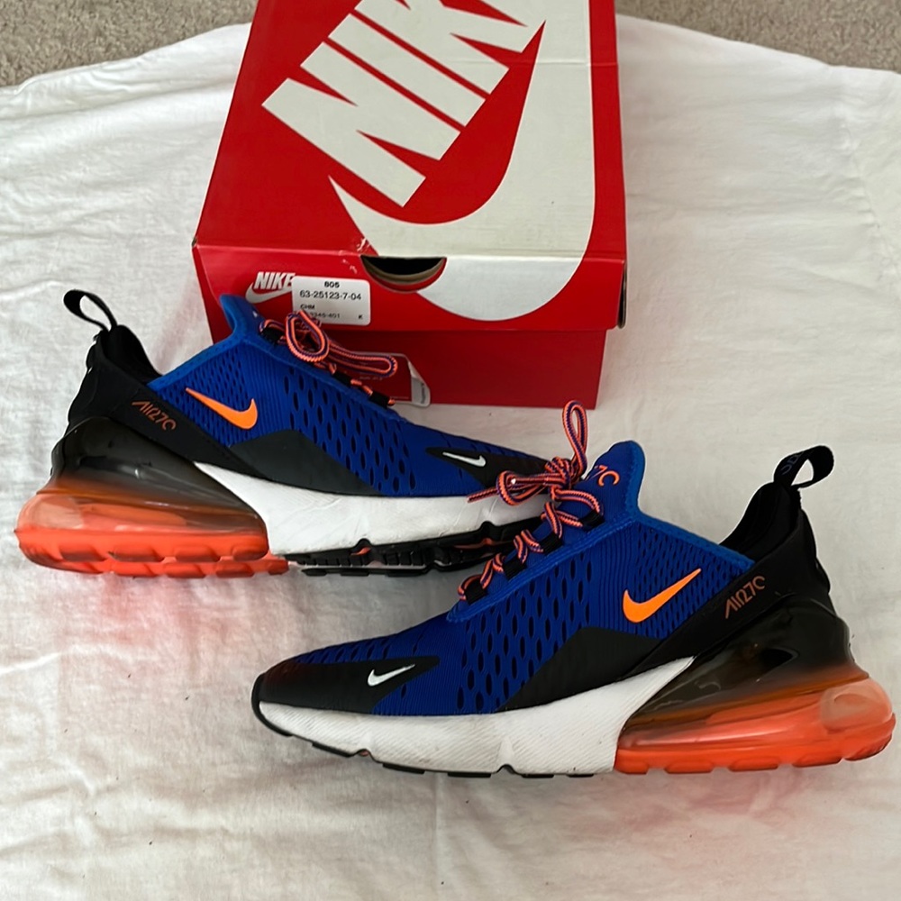 Youth size 5 Nike Air Max 270
